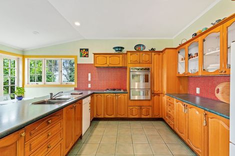 Photo of property in 21 Farquhar Road, Glendene, Auckland, 0602