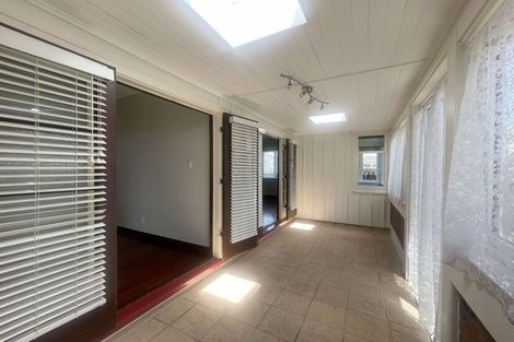 Photo of property in 25 Queensway, Three Kings, Auckland, 1024