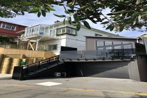 Photo of property in 132a Kelburn Parade, Kelburn, Wellington, 6012