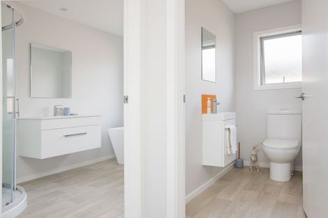 Photo of property in 18 Tarata Grove, Lansdowne, Masterton, 5810