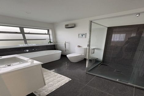 Photo of property in 8 Hikanui Drive, Havelock North, 4130