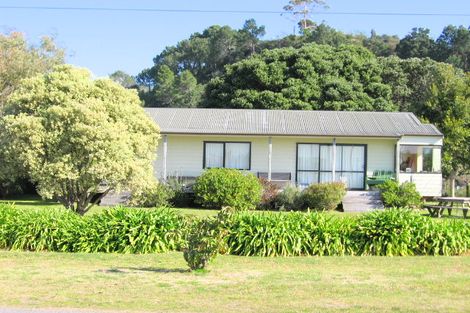 Photo of property in 80 Riverview Road, Cooks Beach, Whitianga, 3591
