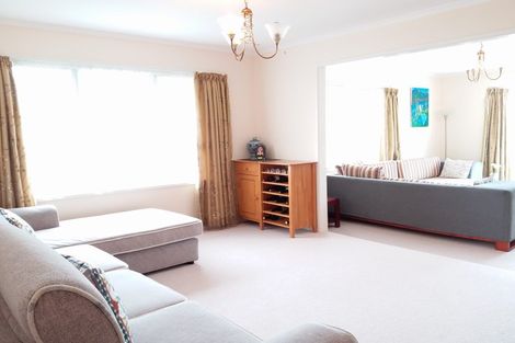 Photo of property in 19 St Simon Place, Botany Downs, Auckland, 2010