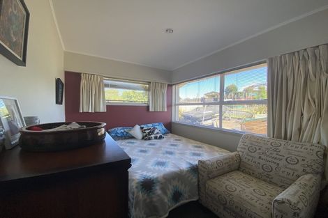 Photo of property in 10 Robin Lane, Browns Bay, Auckland, 0630
