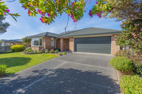 Photo of property in 22 Barrett Drive, Waikanae Beach, Waikanae, 5036