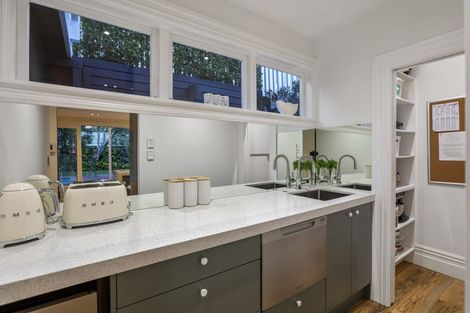 Photo of property in 49 Anglesea Street, Freemans Bay, Auckland, 1011