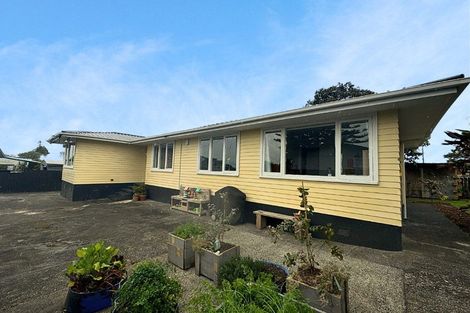 Photo of property in 5a Waipani Road, Te Atatu Peninsula, Auckland, 0610