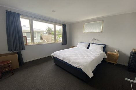 Photo of property in 31 Crocombe Crescent, Beach Haven, Auckland, 0626