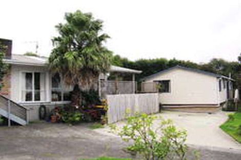 Photo of property in 2 Hepburn Road, Glendene, Auckland, 0602
