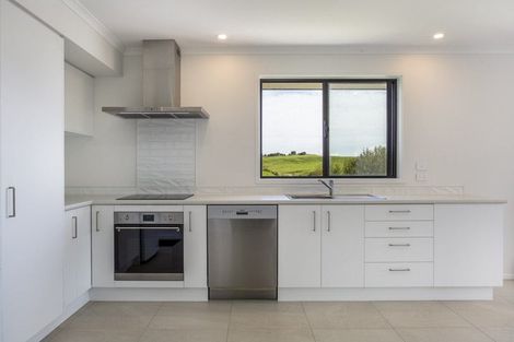 Photo of property in 2228 South Head Road, South Head, Helensville, 0874