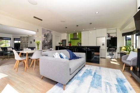 Photo of property in 83 Sandwich Road, St Andrews, Hamilton, 3200