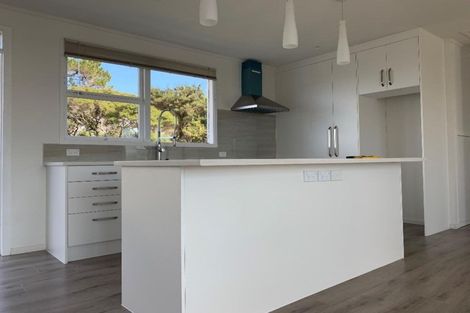 Photo of property in 606 Glenfield Road, Bayview, Auckland, 0629