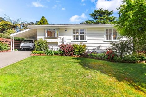 Photo of property in 4 Freemans Way, Pinehaven, Upper Hutt, 5019