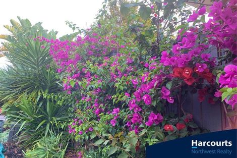 Photo of property in 148 Luckens Road, West Harbour, Auckland, 0618