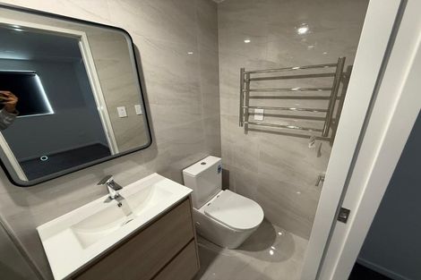 Photo of property in 16 Jade Avenue, Pakuranga Heights, Auckland, 2010