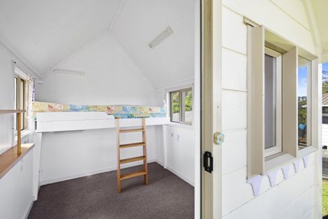 Photo of property in 151 Chamberlain Road, Bombay, 2675