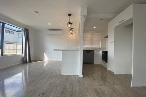 Photo of property in 1/31a Colwill Road, Massey, Auckland, 0614