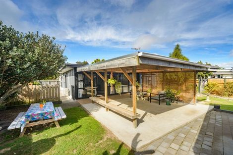 Photo of property in 6 Pukatea Place, Milson, Palmerston North, 4414