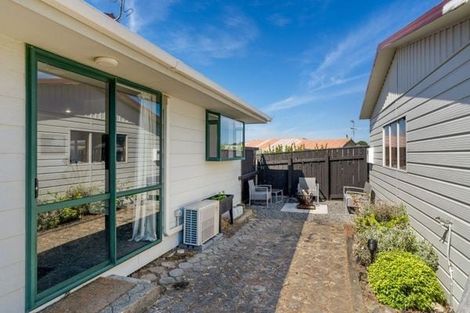 Photo of property in 31 Rutherford Drive, Waikanae Beach, Waikanae, 5036