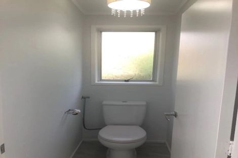 Photo of property in 2/7 Malters Place, Browns Bay, Auckland, 0630