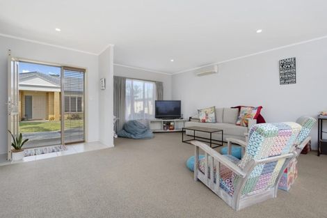 Photo of property in Diamond Sands, 2/644 Grenada Street, Papamoa Beach, Papamoa, 3118