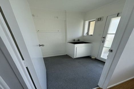 Photo of property in 1/79 West Coast Road, Glen Eden, Auckland, 0602