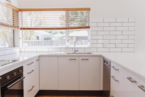 Photo of property in 102 Weggery Drive, Waikanae Beach, Waikanae, 5036