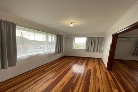 Photo of property in 60 Tremewan Street, Tawa, Wellington, 5028