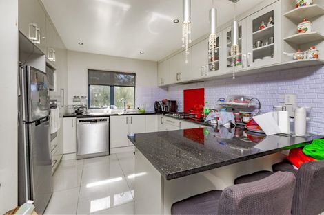 Photo of property in 1/52 Sikkim Crescent, Clover Park, Auckland, 2019