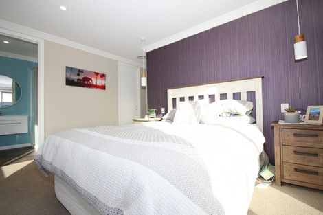 Photo of property in 15 Court Of Ascot, Seaward Bush, Invercargill, 9812