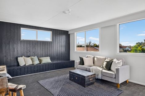 Photo of property in 17 Philip Street, Carterton, 5713
