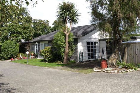 Photo of property in 4/169 Whites Line East, Waiwhetu, Lower Hutt, 5010