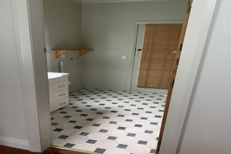 Photo of property in 12 Hargreaves Street, Mount Cook, Wellington, 6021