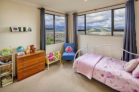 Photo of property in 15 Swain Grove, Riverstone Terraces, Upper Hutt, 5018