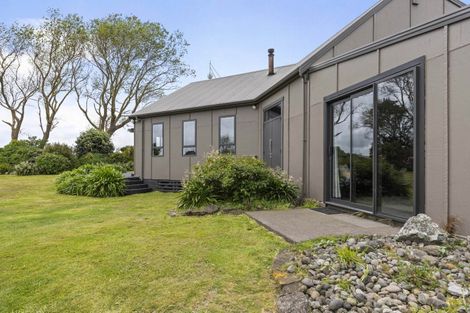 Photo of property in 20 Kiri Road, Te Kiri, Opunake, 4682