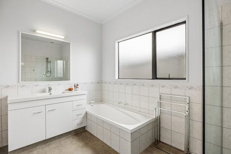 Photo of property in 18 Rowan Place, Mosgiel, 9024