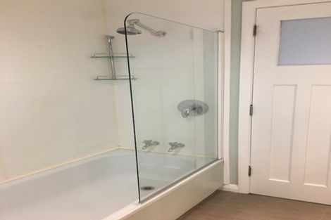 Photo of property in 9 Herald Terrace, Berhampore, Wellington, 6023