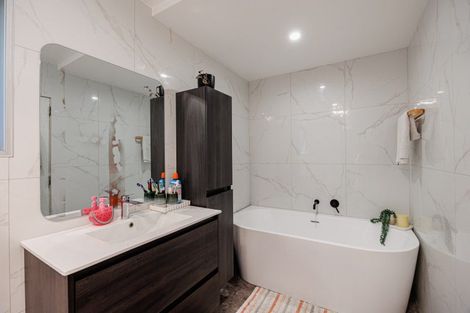 Photo of property in 3 Nicholson Street, Mayfair, Hastings, 4122