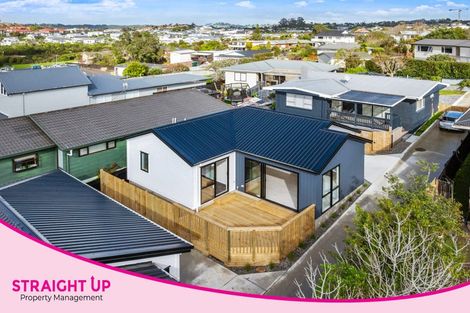Photo of property in 19b Red Beach Road, Red Beach, 0932