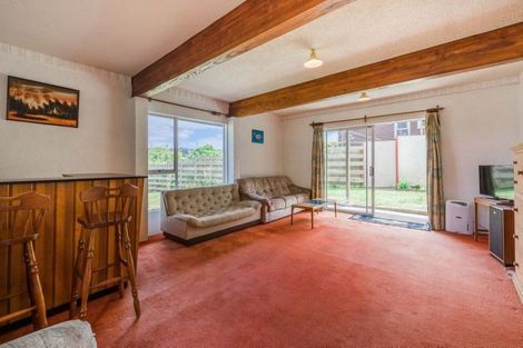 Photo of property in 104 Lantana Road, Green Bay, Auckland, 0604