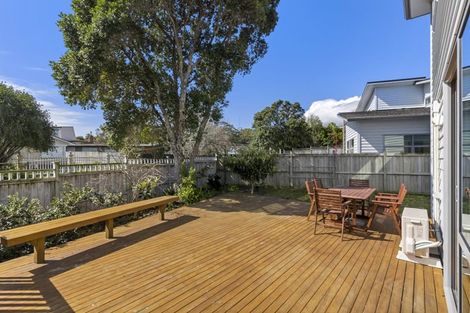 Photo of property in 12a Blakeborough Drive, Forrest Hill, Auckland, 0620