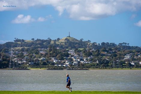 Photo of property in 30 Wellesley Road, Mangere Bridge, Auckland, 2022