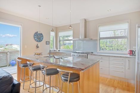 Photo of property in 4a Hyde Road, Rothesay Bay, Auckland, 0630