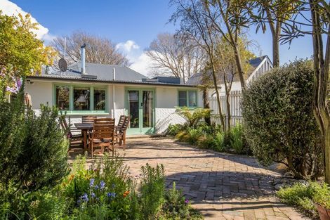 Photo of property in 8 Vienna Street, Waltham, Christchurch, 8023