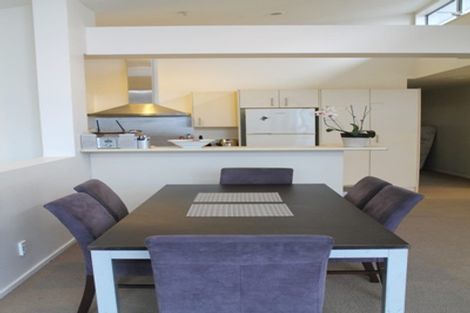 Photo of property in Terrace Heights Apartments, 2/163p The Terrace, Wellington Central, Wellington, 6011