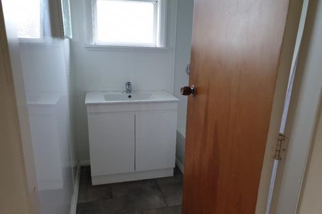 Photo of property in 1 Wakefield Terrace, Tawa, Wellington, 5028