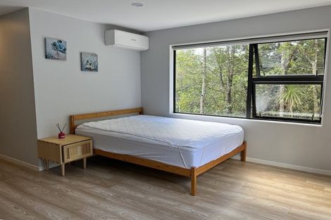 Photo of property in 18a Hazel Glen, Bayview, Auckland, 0629