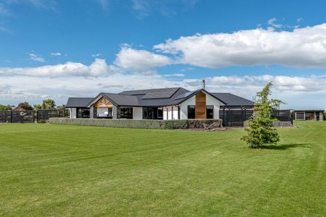 Photo of property in 29 Whitcombe Place, Darfield, 7571