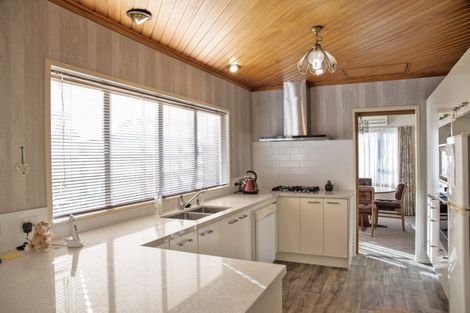 Photo of property in 12 Foxbridge Lane, Conifer Grove, Takanini, 2112