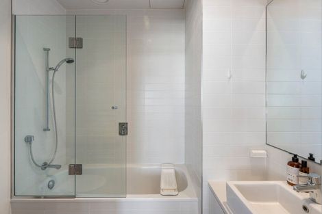 Photo of property in Sentinel Apartments, 806/3 Northcroft Street, Takapuna, Auckland, 0622